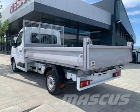 Nissan 3500 Camion benne