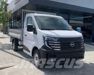 Nissan 3500 Camion benne