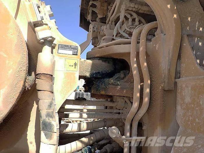 CAT 988K Chargeuse sur pneus