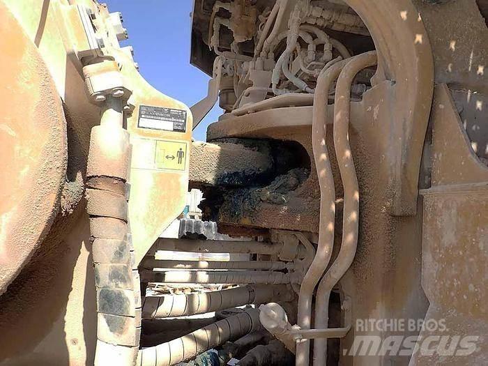 CAT 988K Chargeuse sur pneus