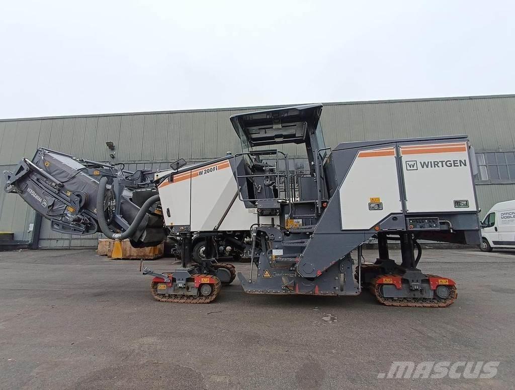 Wirtgen W200Fi Hélicoptère pour béton