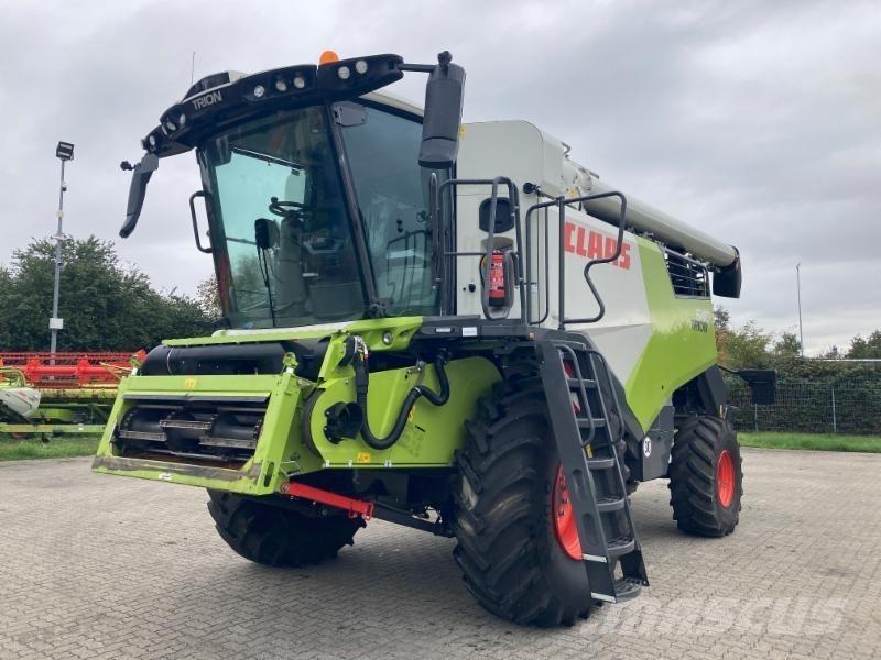 CLAAS TRION 640 Moissonneuse batteuse