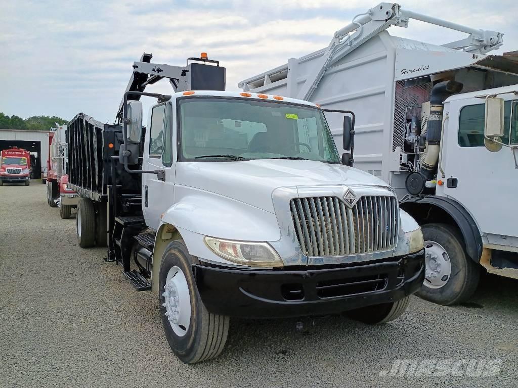 International 4300 Grappin