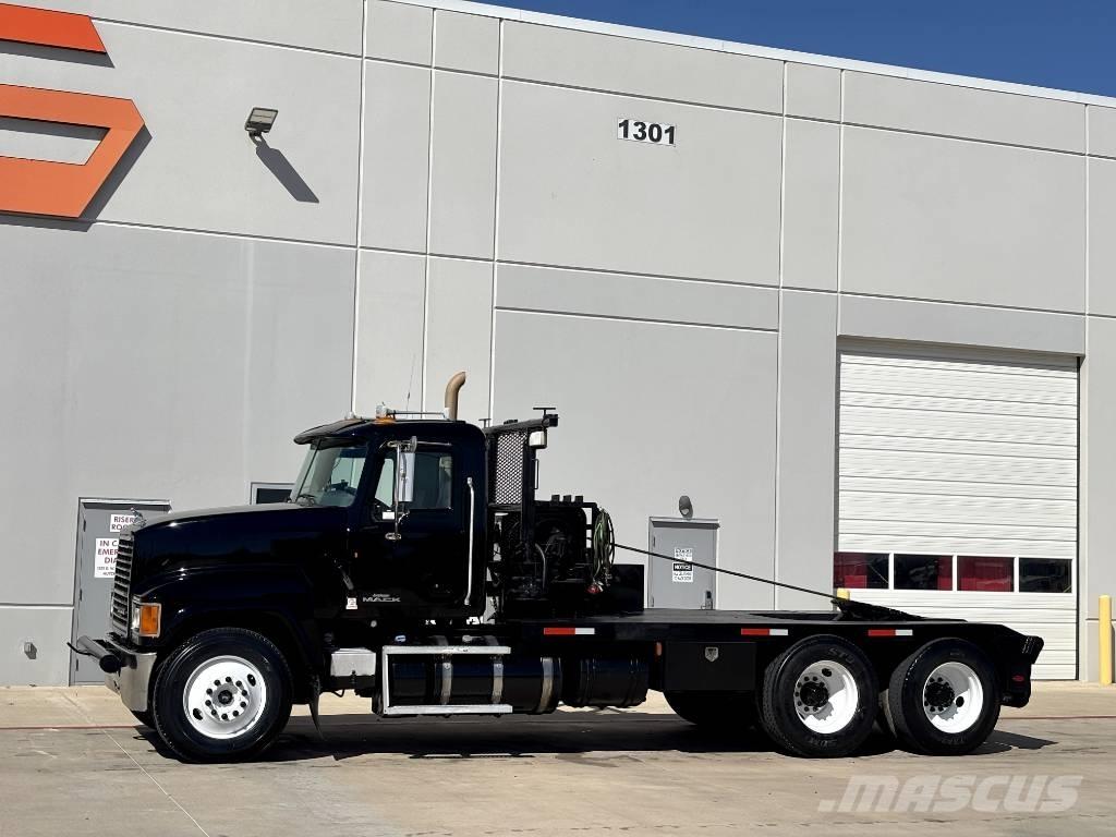 Mack CHU 613 Camion dépannage