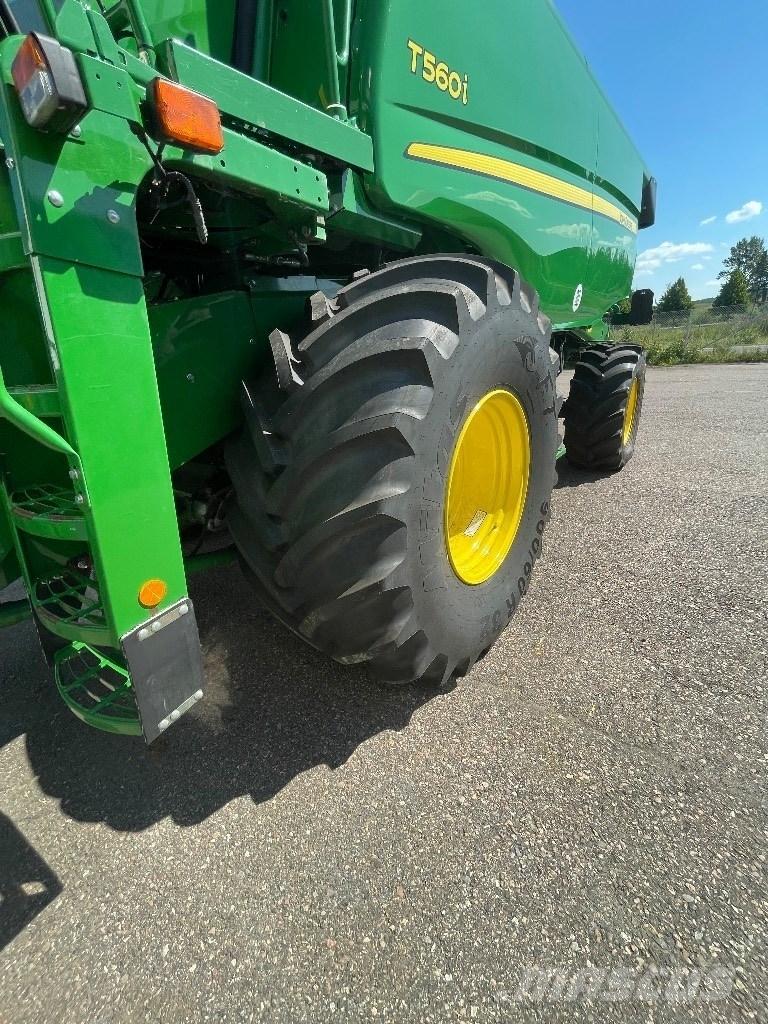 John Deere T 560 i Moissonneuse batteuse