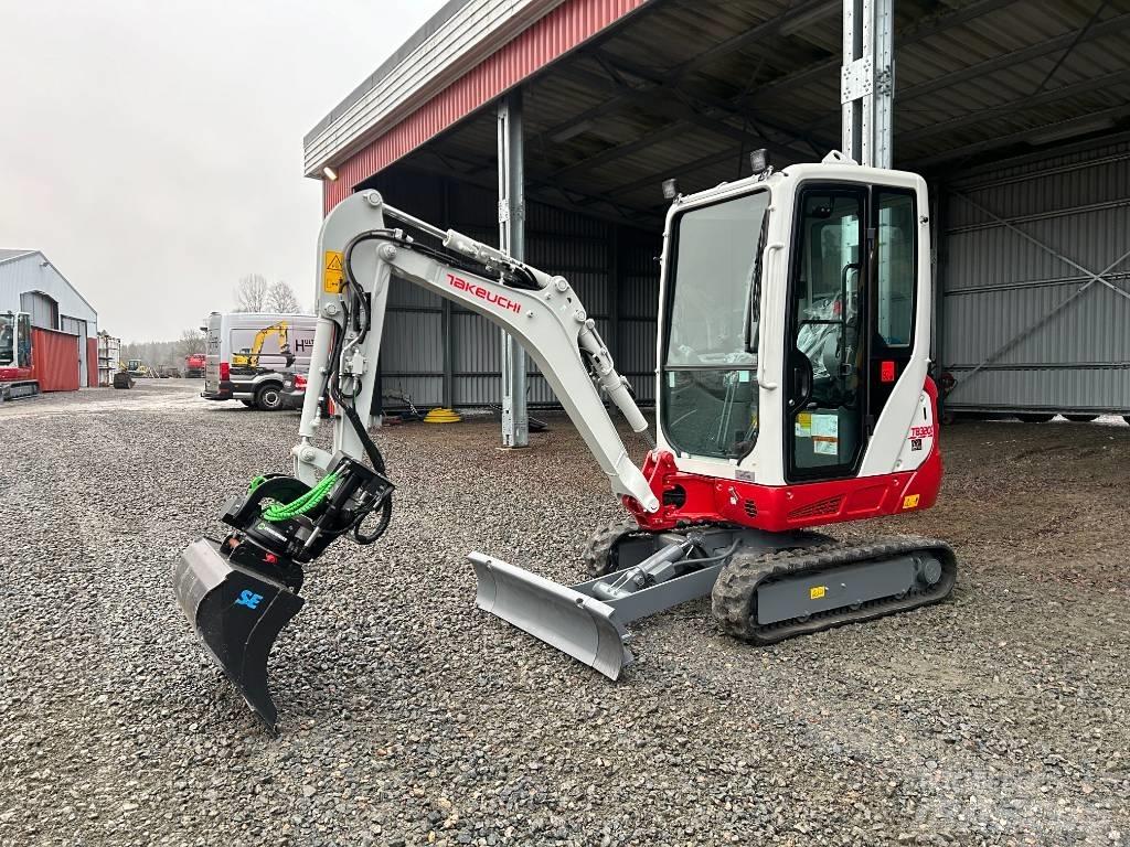 Takeuchi TB320 Mini pelle < 7t