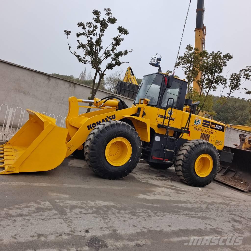 Komatsu WA 380 Chargeuse sur pneus