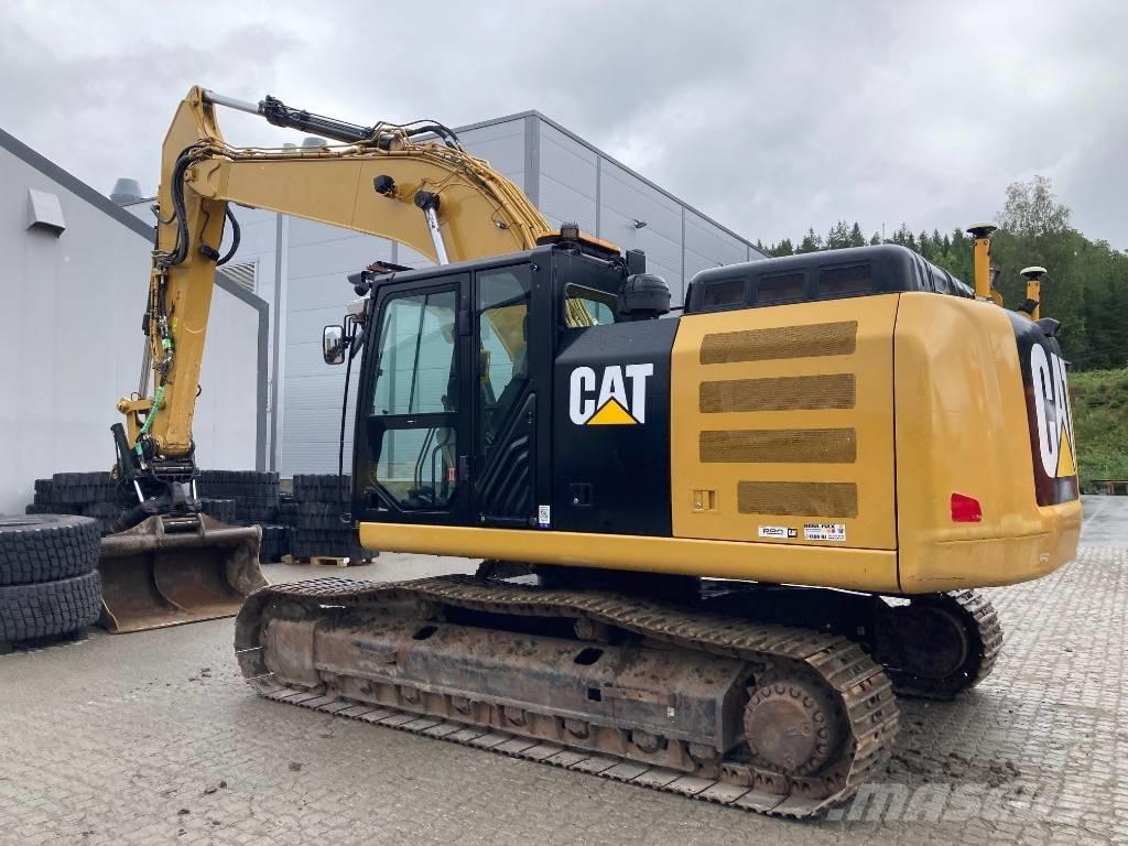 CAT 326 F L Pelle sur chenilles