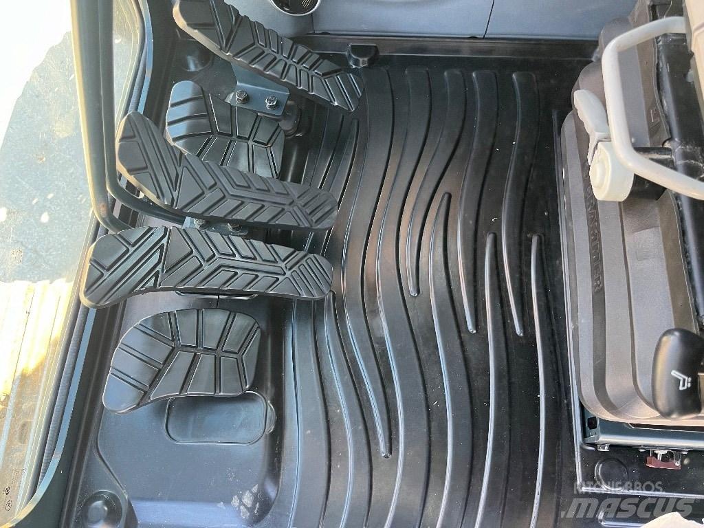 Hyundai HX140L Pelle sur chenilles