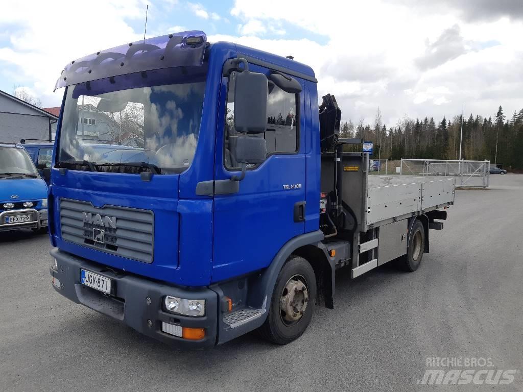 MAN TGL 8.180 Camion plateau ridelle avec grue