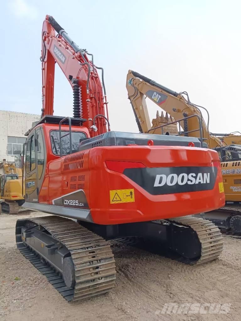 Doosan DX 225 LC-9T Pelle sur chenilles