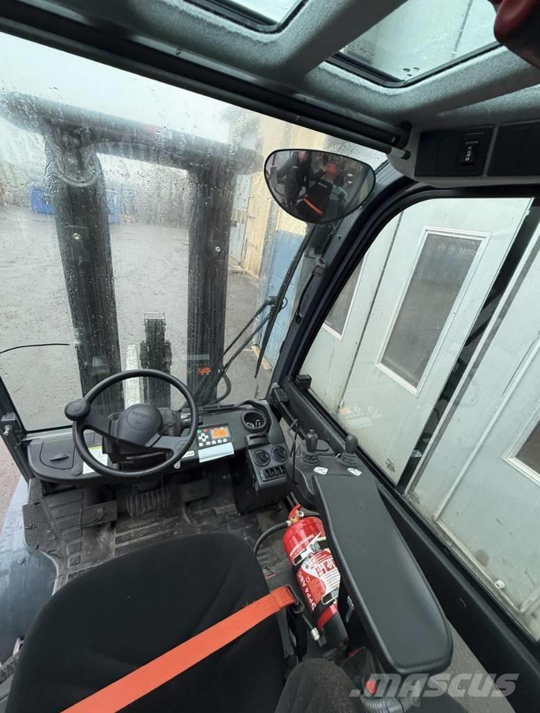 Toyota truck 8FD30F Chariots diesel