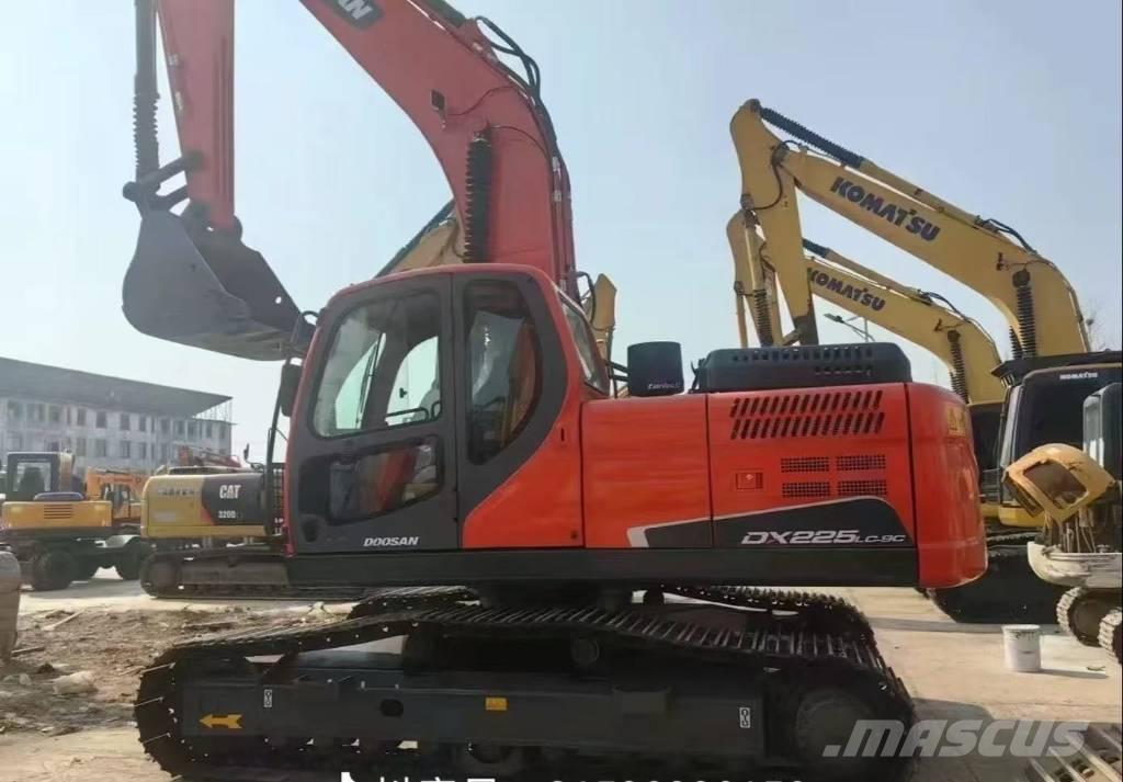 Doosan DX 225 LC Pelle sur chenilles