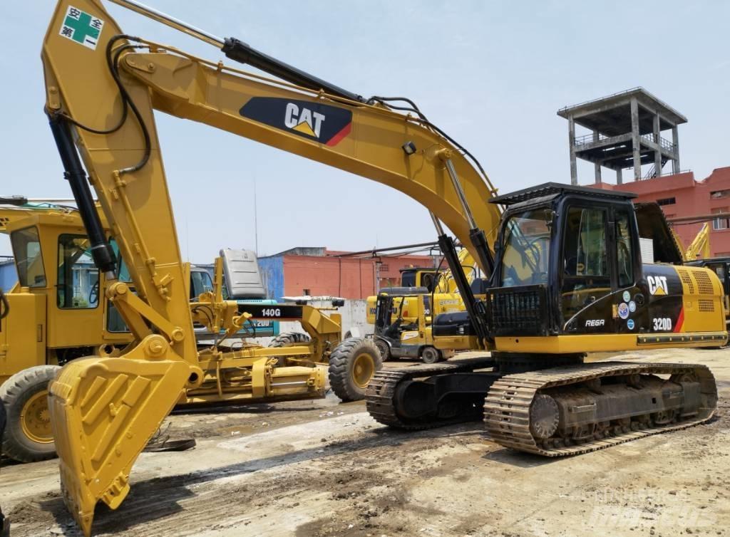 CAT 320d Pelle sur chenilles
