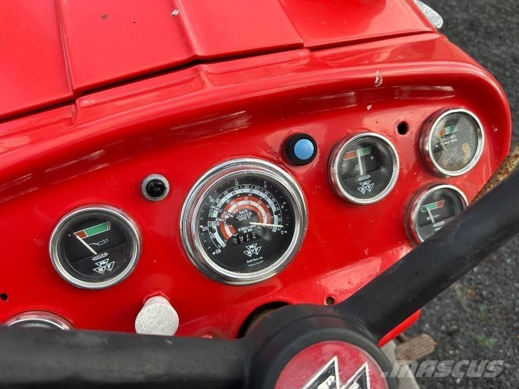 Massey Ferguson 152 Tracteur