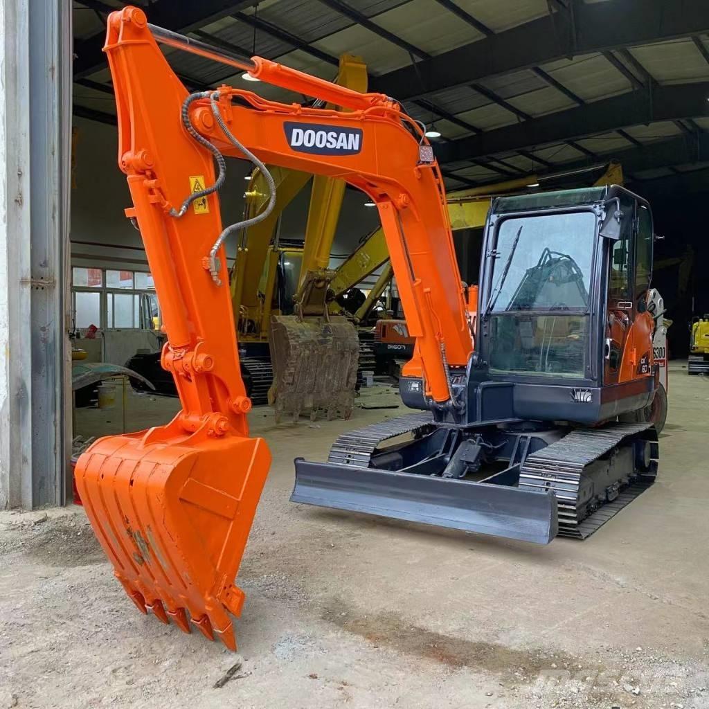 Doosan DX 60-9 C Mini pelle 7t-12t