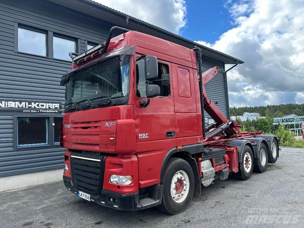 DAF XF105.410 8x2 Camion ampliroll