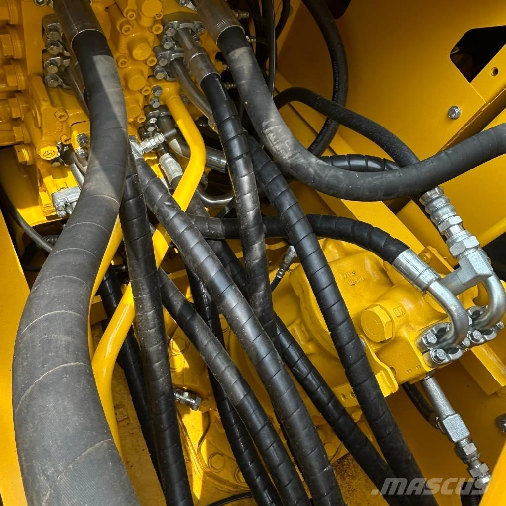 Komatsu 220-8 Pelle sur chenilles