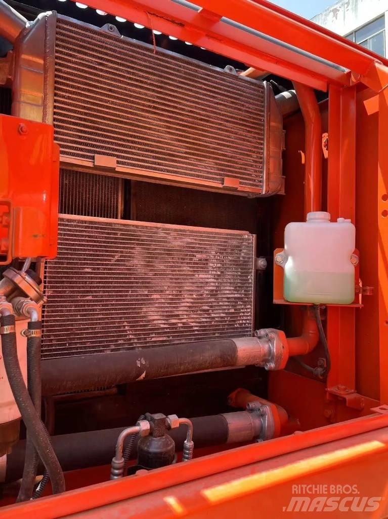 Doosan DX225LC Pelle sur chenilles
