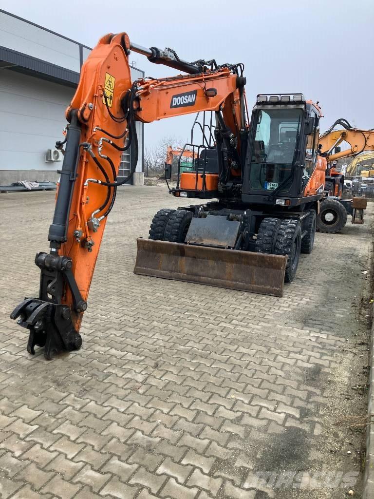 Doosan DX140W-7 Pelle sur pneus