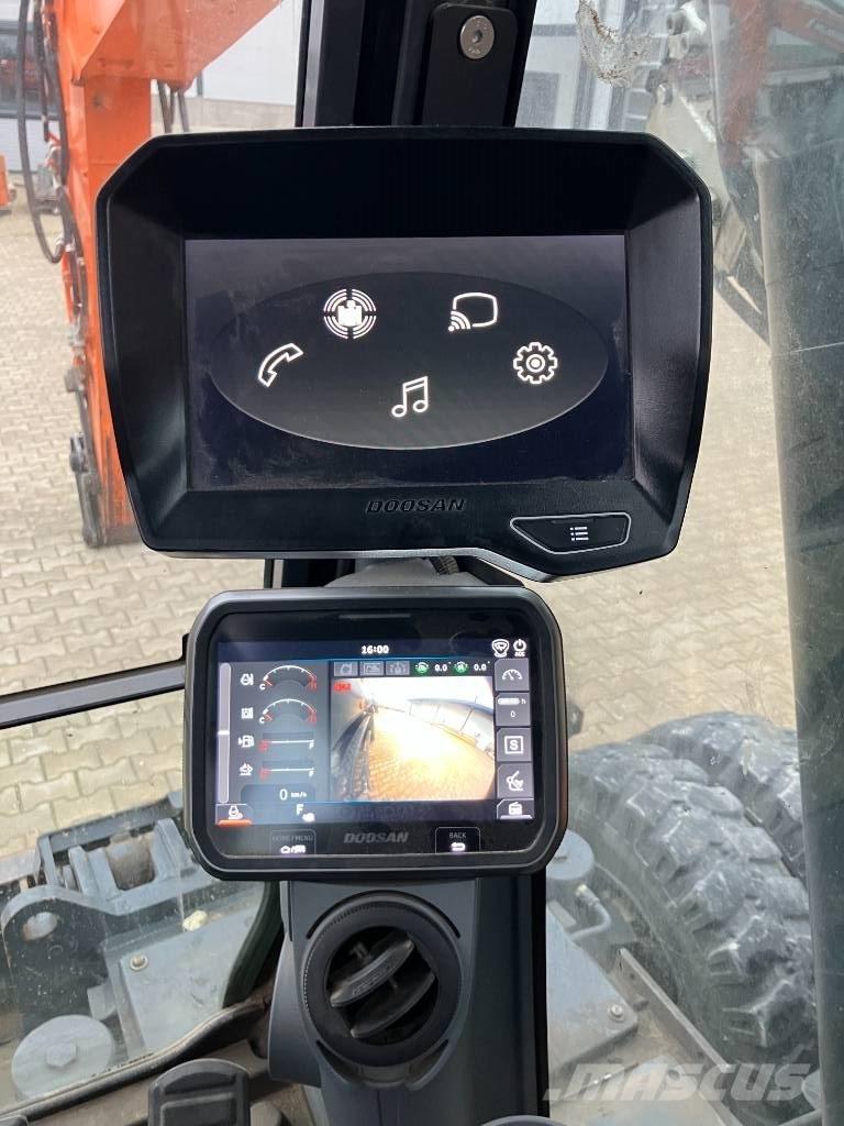 Doosan DX140W-7 Pelle sur pneus
