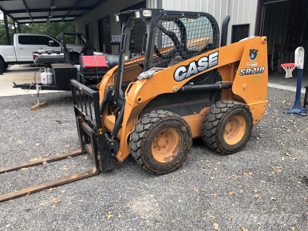 CASE SR 210 Chargeuse compacte
