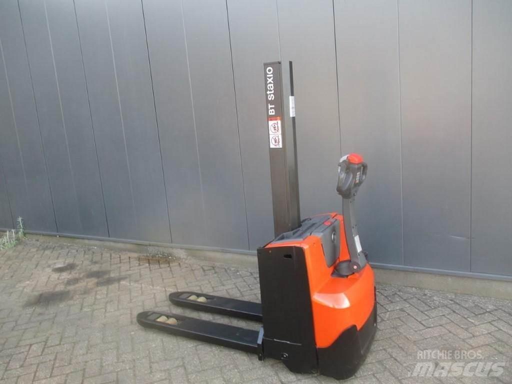 BT SWE 080L Gerbeur accompagnant