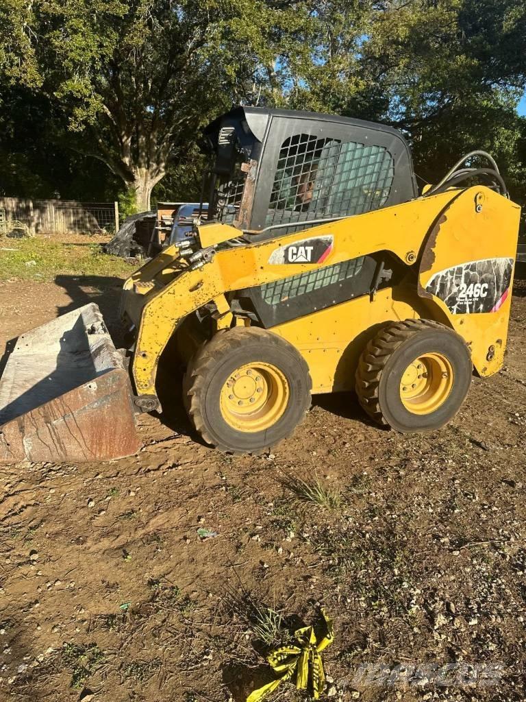 CAT 246 C Chargeuse compacte