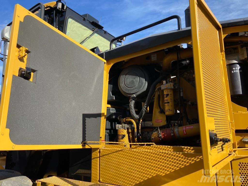 CAT 16 M Niveleuse