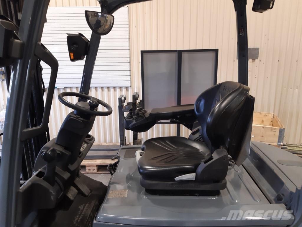 Toyota 8FBMT18 Chariots élévateurs électriques