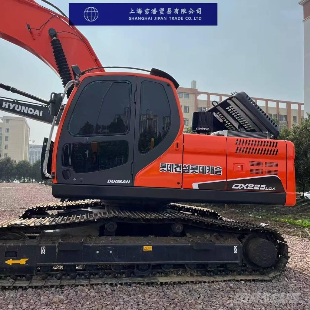 Doosan DX 225 Pelle sur chenilles
