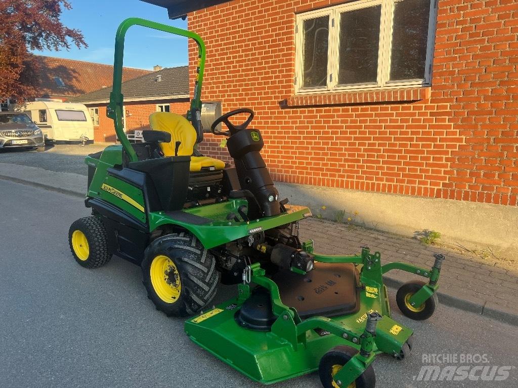 John Deere 1550 Tondeuses montées