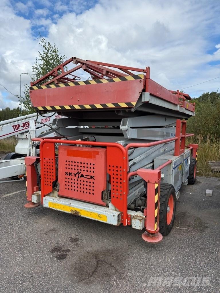 SkyJack SJ 9250 RT Nacelle ciseaux
