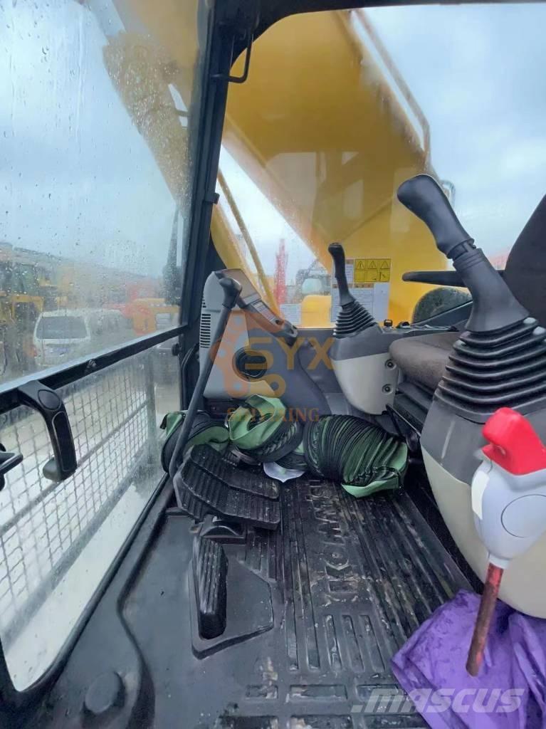 Komatsu PC 220-8 Pelle sur chenilles