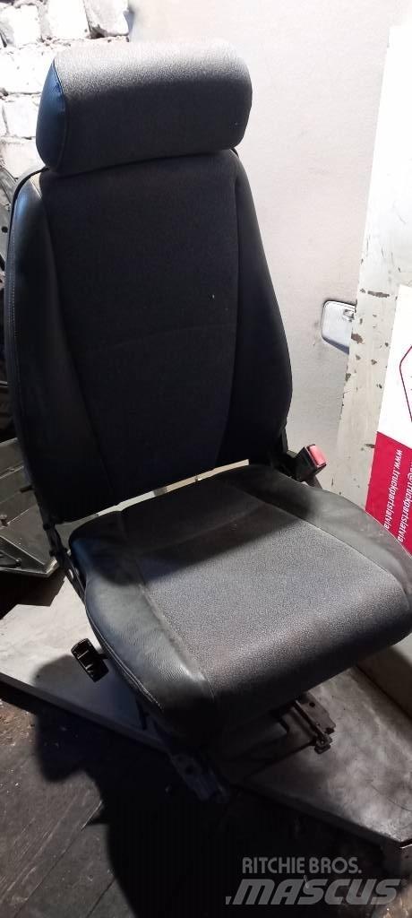 Scania 124.      2401822 Cabines