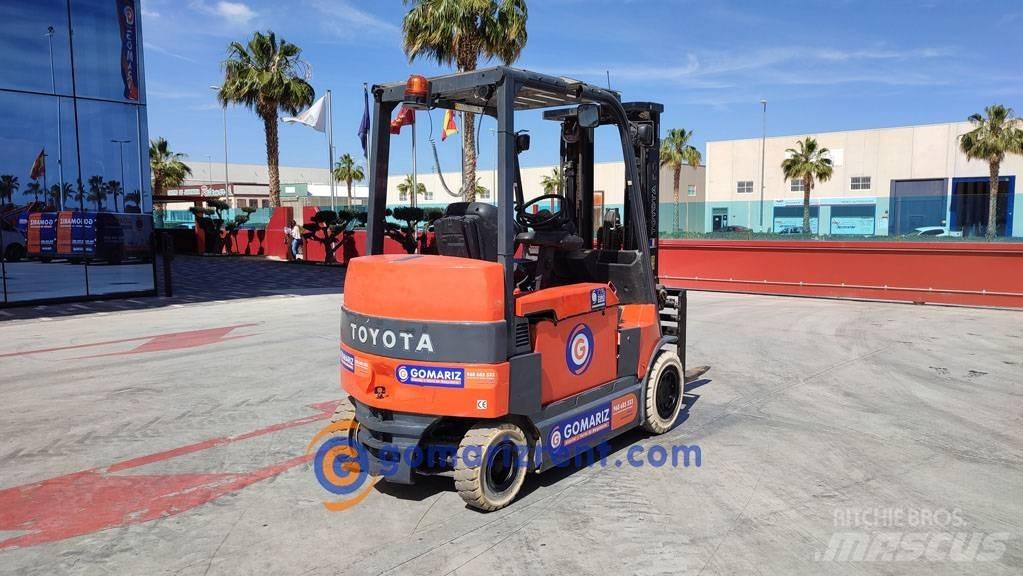 Toyota 7 FBM 30 Chariots élévateurs électriques
