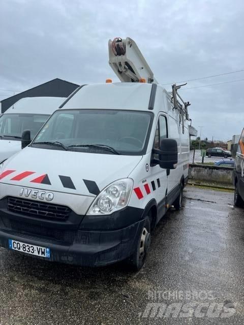 VERSALIFT ET 38 LF Nacelles articulées