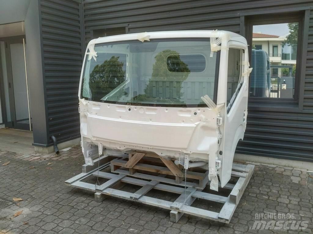 Renault Maxity Cabines