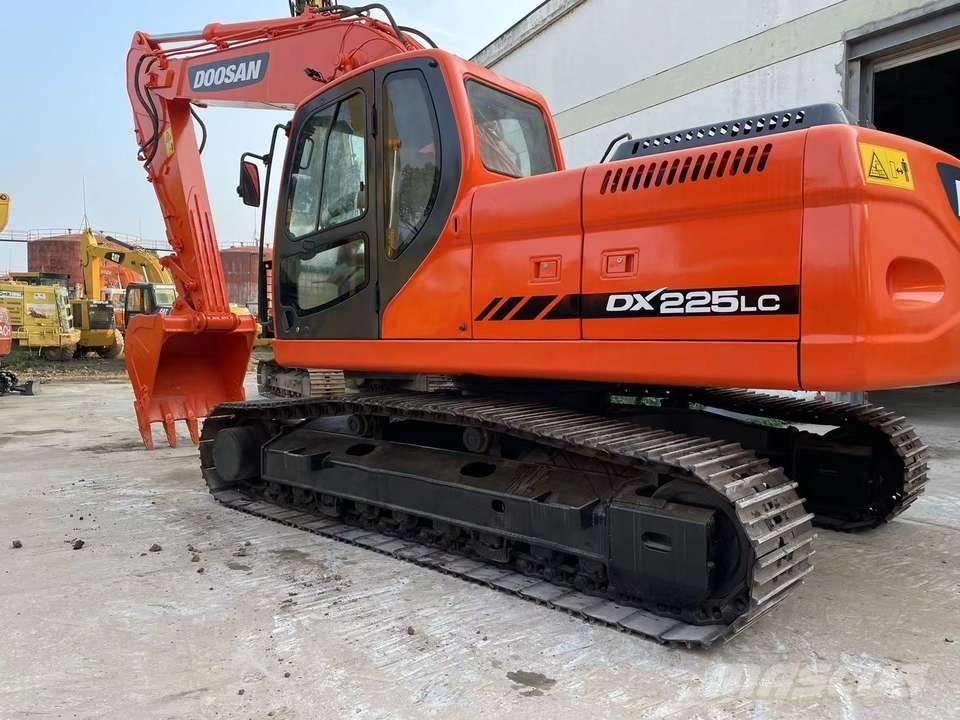 Doosan dx 225 Pelle sur chenilles