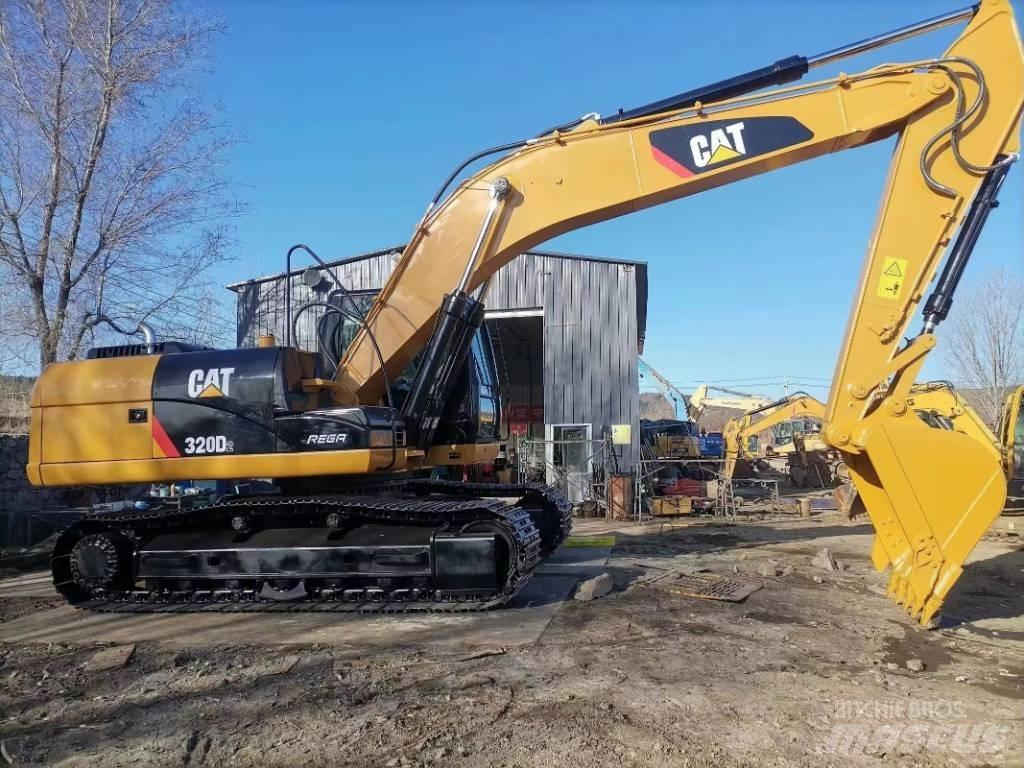CAT 320D2 Pelle sur chenilles