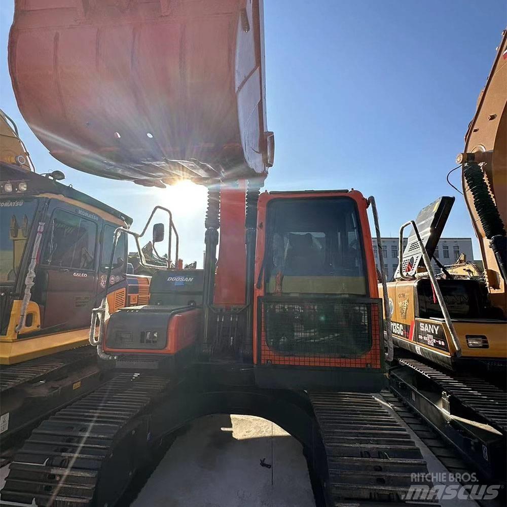Doosan DX150LC-9C Pelle sur chenilles
