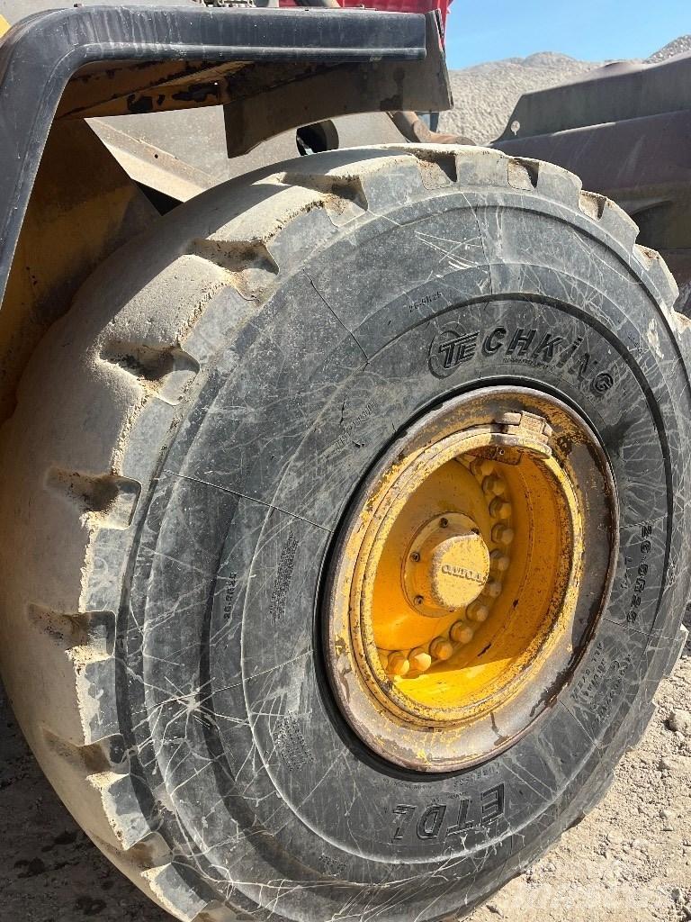 Volvo L180F Chargeuse sur pneus