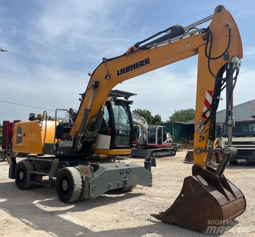 Liebherr A 916 Pelle sur pneus