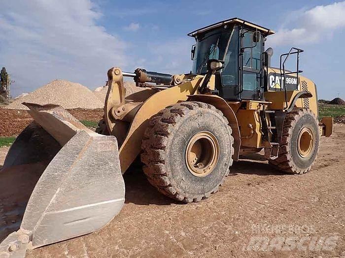CAT 966M Chargeuse sur pneus