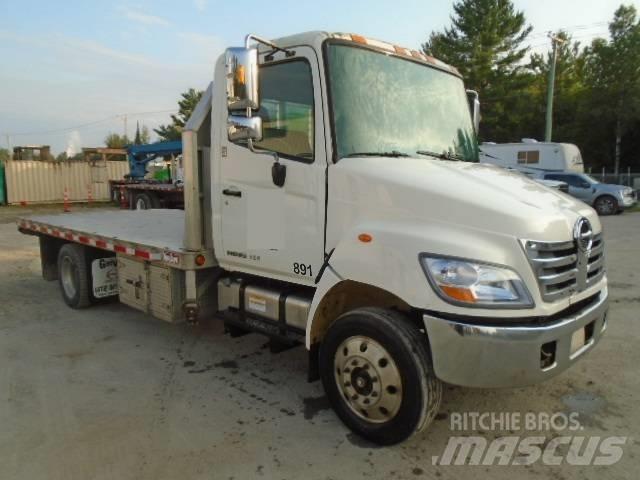 Hino 185 Camion plateau