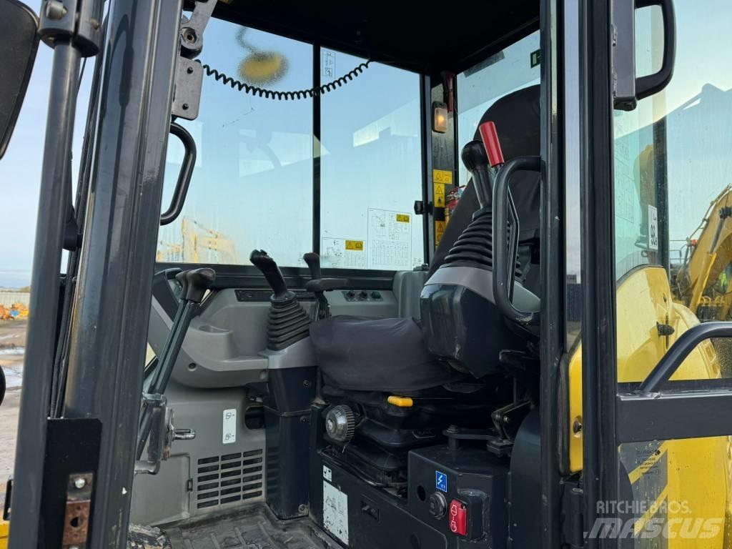 Komatsu PC80MR-5 Mini pelle < 7t
