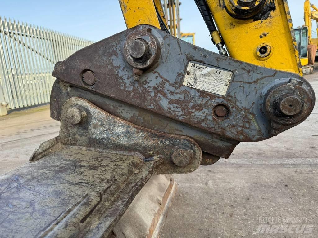 Komatsu PC80MR-5 Mini pelle < 7t
