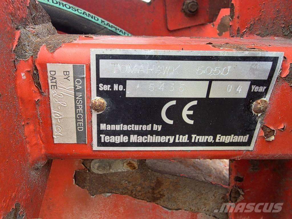 TEAGLE TOMAHAWK 5050 Dérouleuse, pailleuse