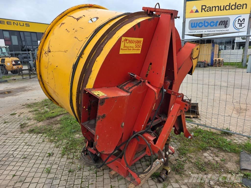 TEAGLE TOMAHAWK 5050 Dérouleuse, pailleuse