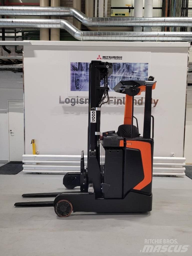 Rocla HSF16 Chariot à mât rétractable